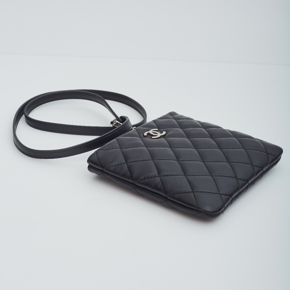 CHANEL UNIFORM LAMBSKIN BLACK CROSS BODY BAG (2019) - Picture 3 of 6